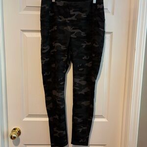 Chicos Zenergy Camouflage Print Leggings, Size 2R
